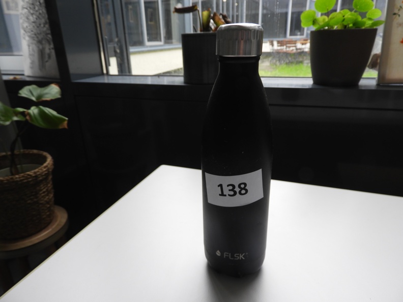 Trinkflasche aus Metall in schwarz, Marke: F/SK 2024_2025_138.JPG